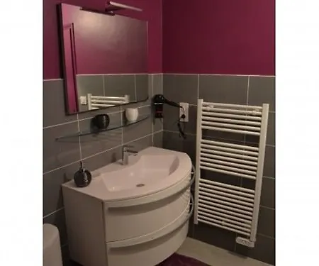 Chambres D'hotes Du Clos De La Dame Bed & Breakfast 3*