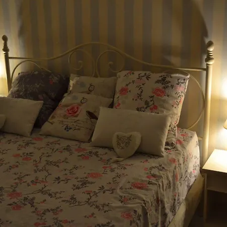 Chambres D'hotes Du Clos De La Dame Bed & Breakfast 3*